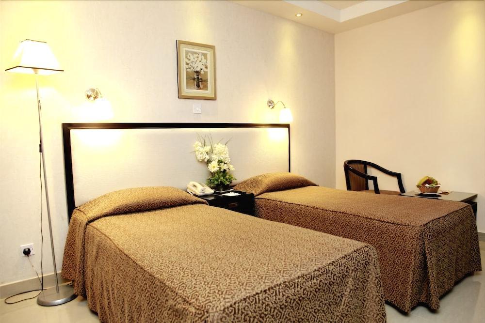 Palm Beach Hotel Dubai Eksteriør billede