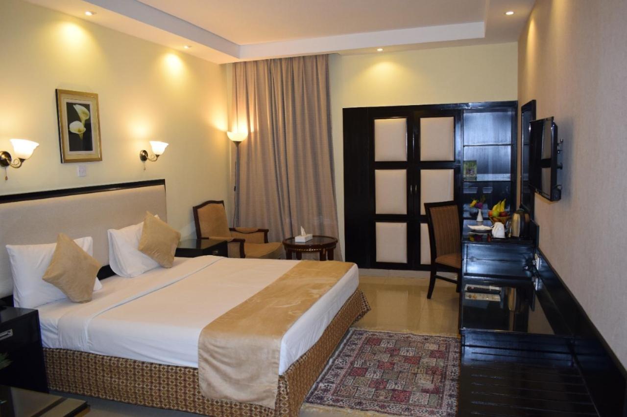 Palm Beach Hotel Dubai Eksteriør billede