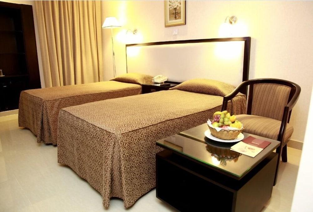 Palm Beach Hotel Dubai Eksteriør billede